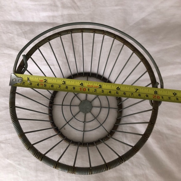 Vintage small egg basket - Picture 5 of 10